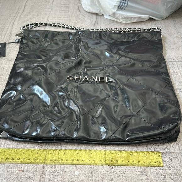 CHANEL Black Quilted Leather Shoulder Bag - Picture 6 of 6